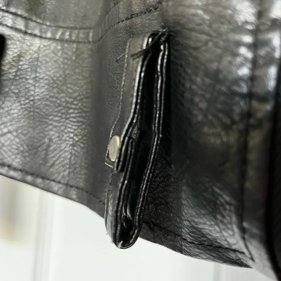 Leather jacket - Picture 4 of 5